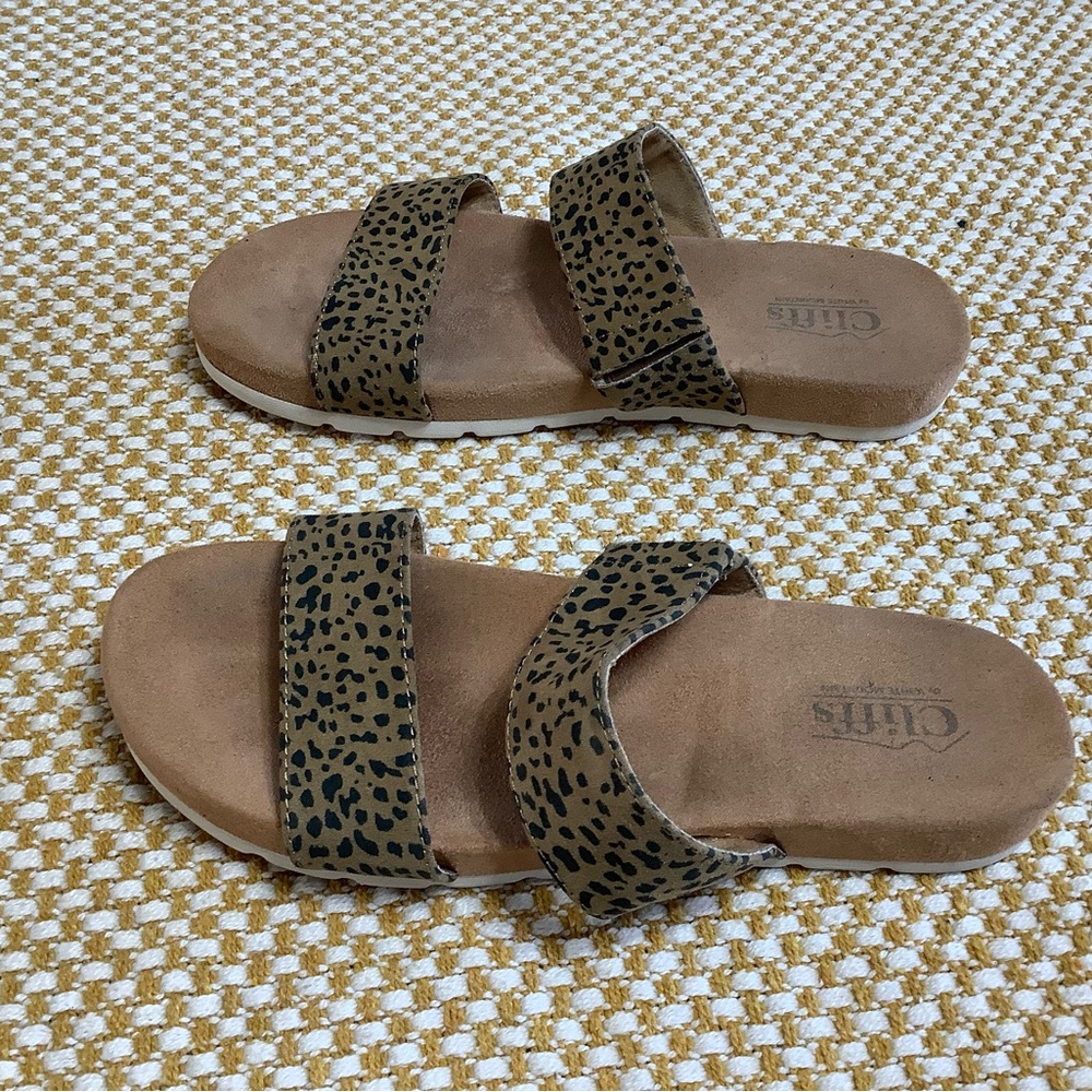 Cliffs leopard sandals size 8